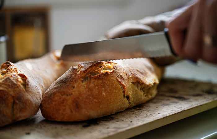 Gordon Ramsey using Serrated Knife