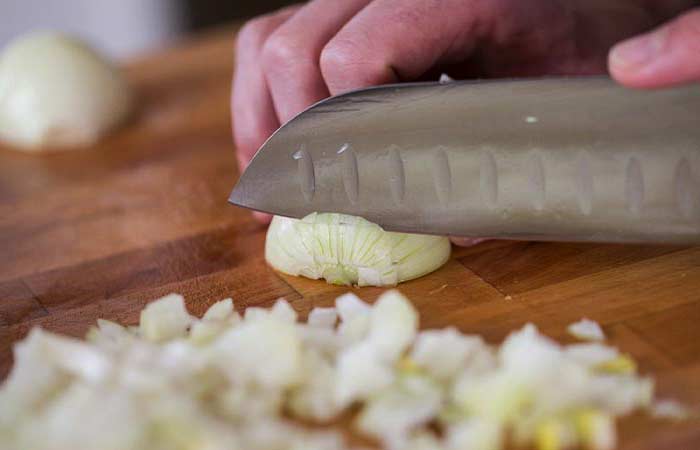 How-to-Chop-Using-Santoku