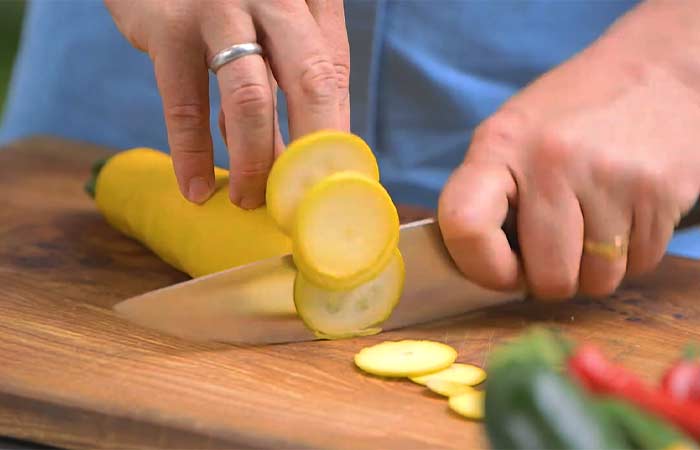 What Other Kitchen Tools Does Jamie Oliver Use - Knives and Cutting Boards