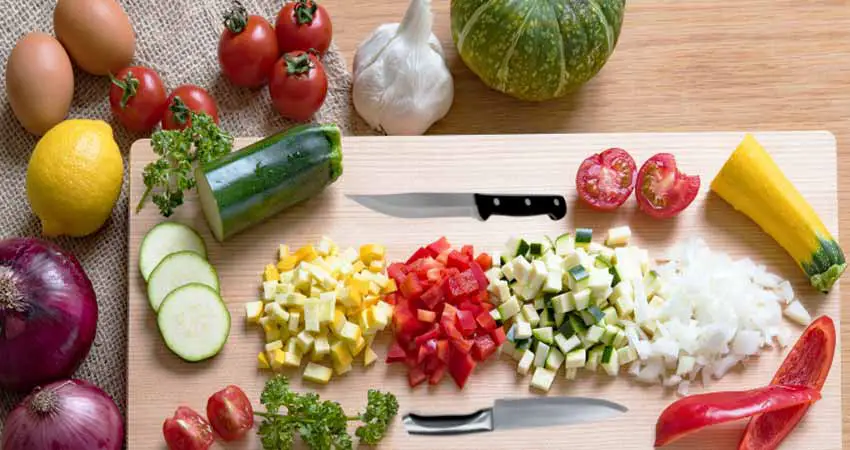 What Knife to be Used to Cut Vegetables
