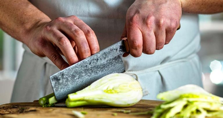 How To Use a Japanese Nakiri Knife?