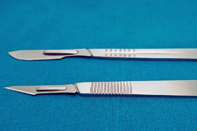 How Sharp is a Scalpel Compared to Knives?